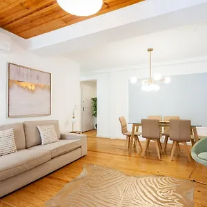 https://feels-like-home-s-bento-family-flat-with-balcony.hotels-lisbon-portugal.com